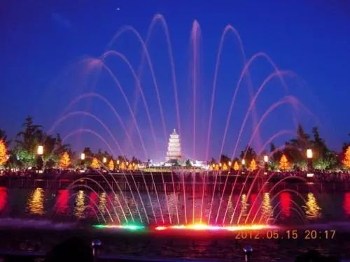 西安人的歌 網(wǎng)絡(luò)點擊量過億 一首歌唱出倆網(wǎng)紅